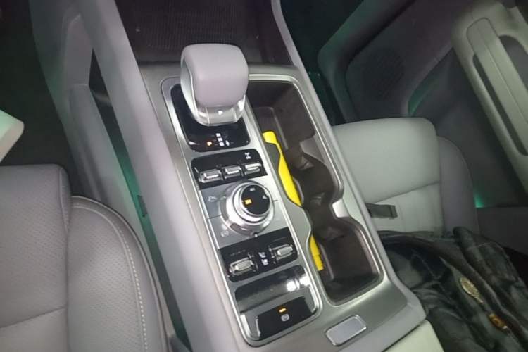 Used BAIC Off-Road BJ40 2026 Model 2.0T Gasoline Standard Edition Gear Lever