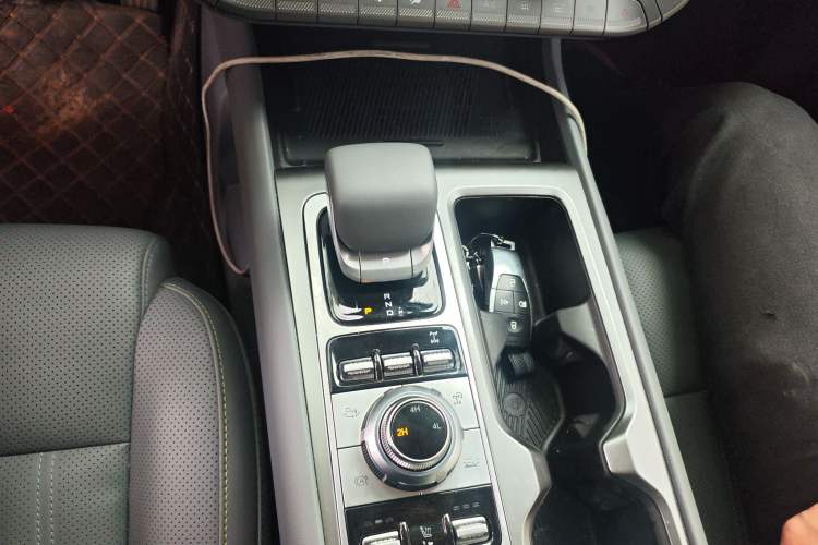 Used BAIC Off-Road BJ40 2026 Model 2.0T Gasoline Standard Edition Gear Lever