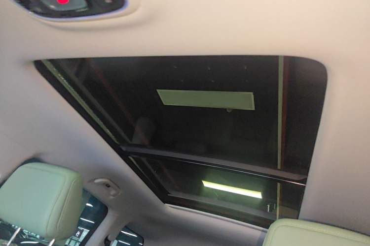 Used BAIC Off-Road BJ40 2026 Model 2.0T Gasoline Standard Edition Headliner