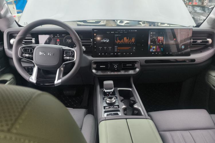 Used BAIC Off-Road BJ40 2026 Model 2.0T Gasoline Standard Edition Interior 2