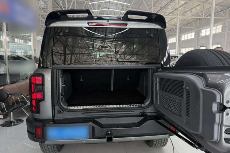 Used BAIC Off-Road BJ40 2026 Model 2.0T Gasoline Standard Edition Interior 7