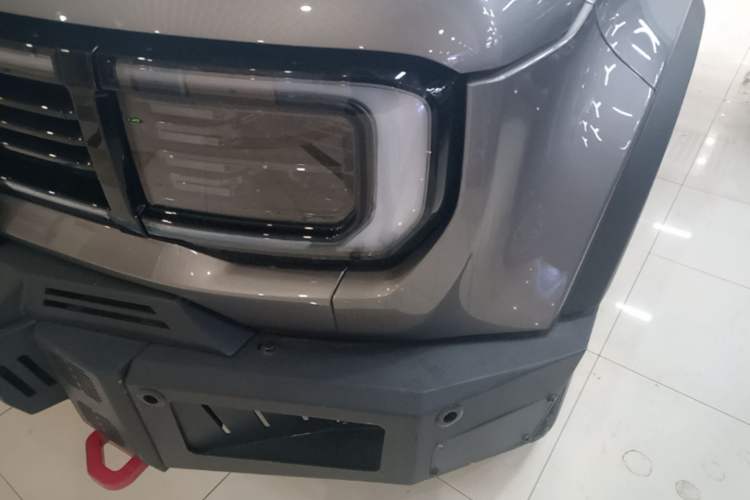 Used BAIC Off-Road BJ40 2026 Model 2.0T Gasoline Standard Edition Left Front Headlight