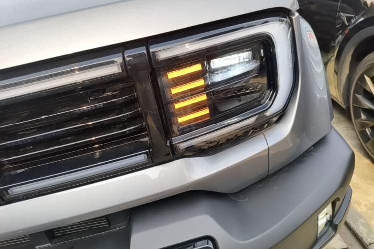 Used BAIC Off-Road BJ40 2026 Model 2.0T Gasoline Standard Edition Left Front Headlight