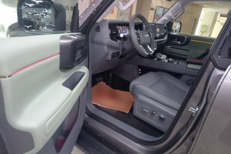 Used BAIC Off-Road BJ40 2026 Model 2.0T Gasoline Standard Edition Left Front Seat