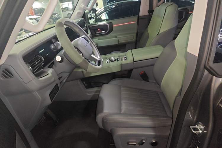 Used BAIC Off-Road BJ40 2026 Model 2.0T Gasoline Standard Edition Left Front Seat