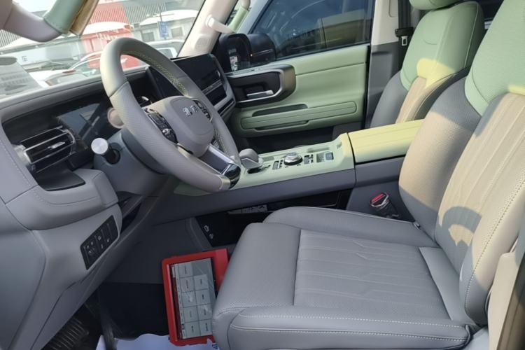 Used BAIC Off-Road BJ40 2026 Model 2.0T Gasoline Standard Edition Left Front Seat