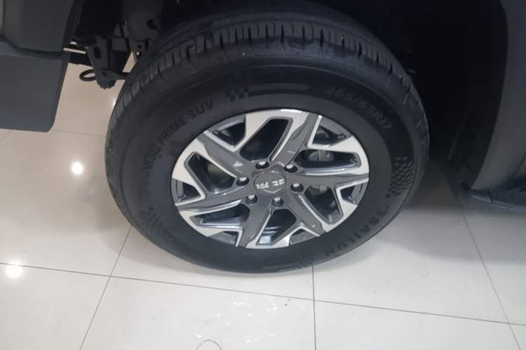 Used BAIC Off-Road BJ40 2026 Model 2.0T Gasoline Standard Edition Left Front Wheel Hub