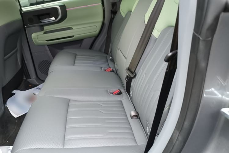 Used BAIC Off-Road BJ40 2026 Model 2.0T Gasoline Standard Edition Left Rear Seat