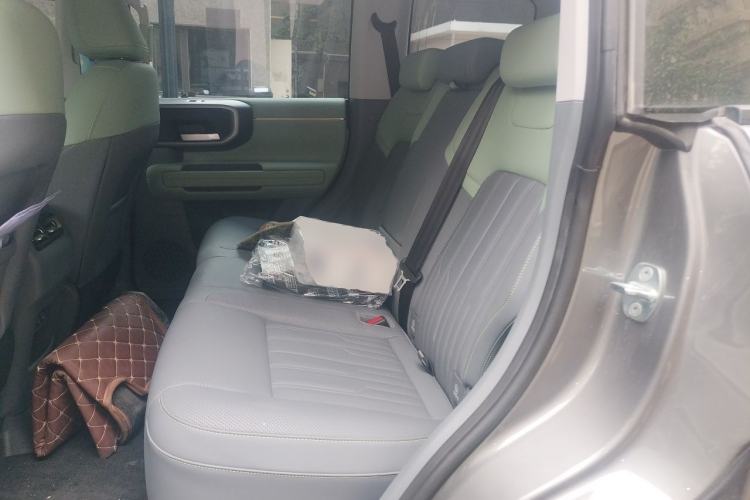 Used BAIC Off-Road BJ40 2026 Model 2.0T Gasoline Standard Edition Left Rear Seat