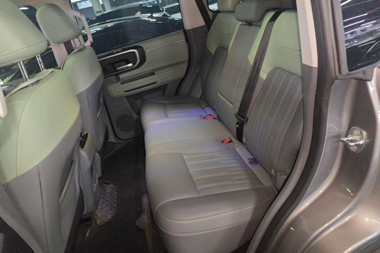 Used BAIC Off-Road BJ40 2026 Model 2.0T Gasoline Standard Edition Left Rear Seat