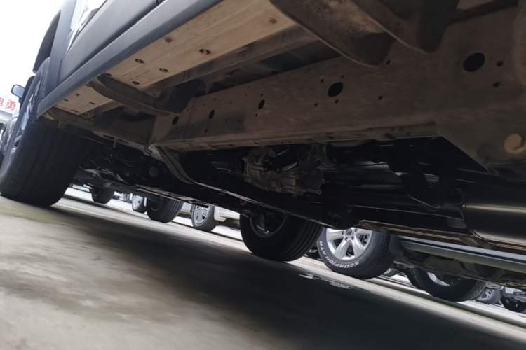 Used BAIC Off-Road BJ40 2026 Model 2.0T Gasoline Standard Edition Left Side Sill