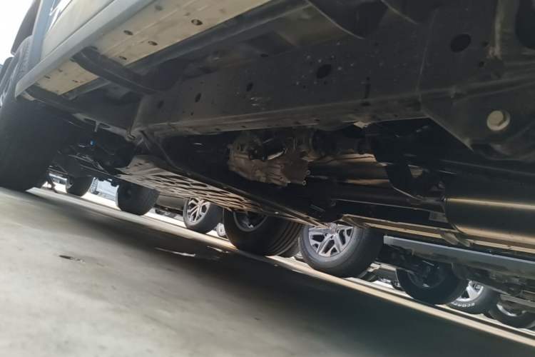 Used BAIC Off-Road BJ40 2026 Model 2.0T Gasoline Standard Edition Left Side Sill