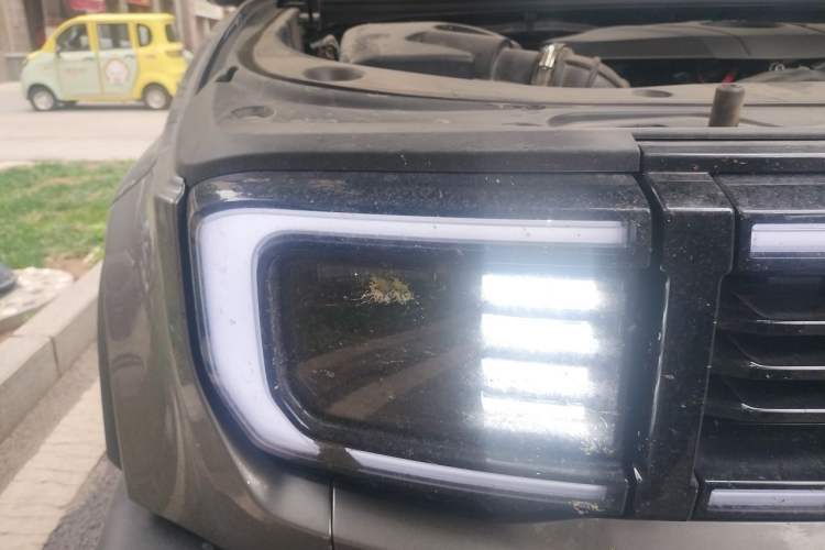 Used BAIC Off-Road BJ40 2026 Model 2.0T Gasoline Standard Edition Right Front Headlight