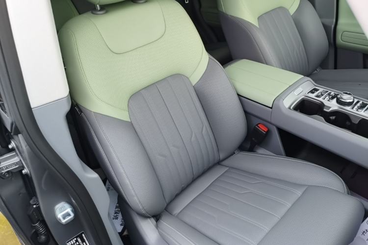 Used BAIC Off-Road BJ40 2026 Model 2.0T Gasoline Standard Edition Right Front Seat