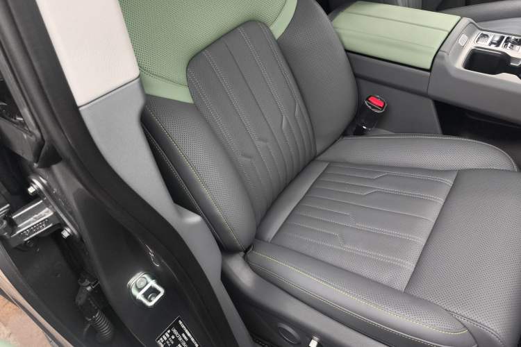 Used BAIC Off-Road BJ40 2026 Model 2.0T Gasoline Standard Edition Right Front Seat