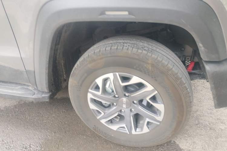 Used BAIC Off-Road BJ40 2026 Model 2.0T Gasoline Standard Edition Right Front Wheel Hub
