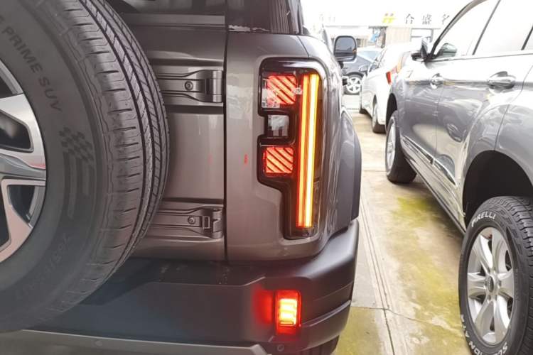 Used BAIC Off-Road BJ40 2026 Model 2.0T Gasoline Standard Edition Right Rear Taillight