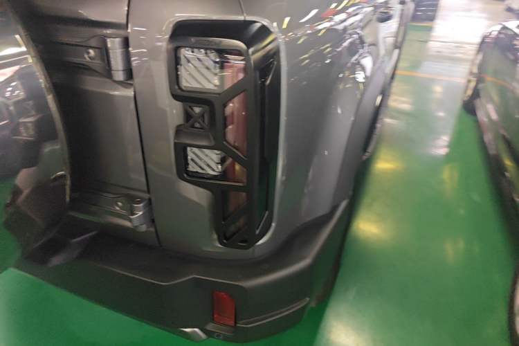 Used BAIC Off-Road BJ40 2026 Model 2.0T Gasoline Standard Edition Right Rear Taillight