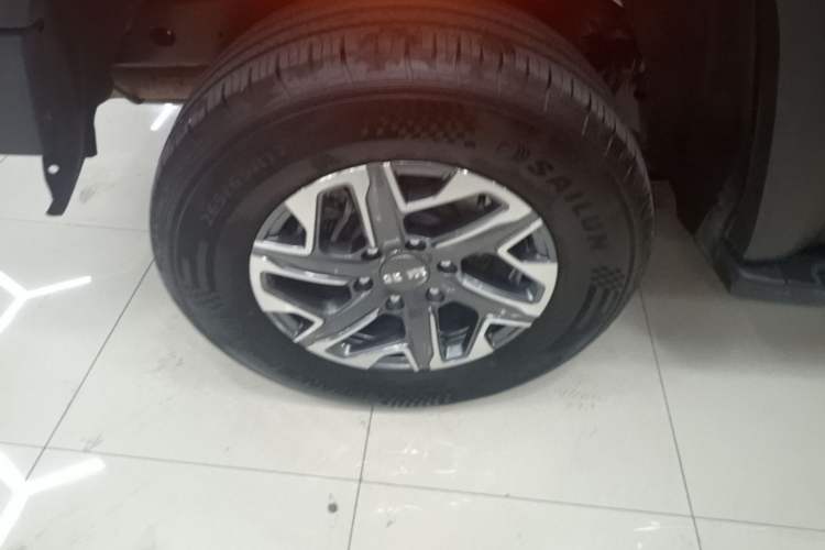 Used BAIC Off-Road BJ40 2026 Model 2.0T Gasoline Standard Edition Right Rear Wheel Hub