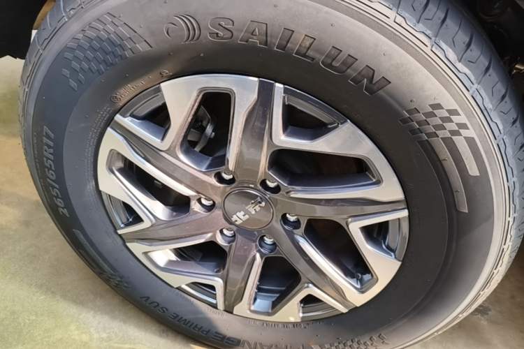 Used BAIC Off-Road BJ40 2026 Model 2.0T Gasoline Standard Edition Right Rear Wheel Hub