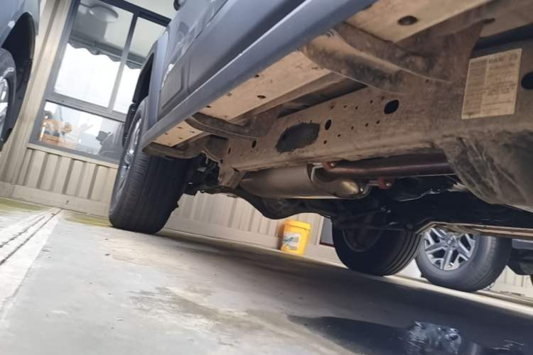 Used BAIC Off-Road BJ40 2026 Model 2.0T Gasoline Standard Edition Right Side Sill