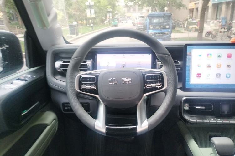Used BAIC Off-Road BJ40 2026 Model 2.0T Gasoline Standard Edition Steering Wheel