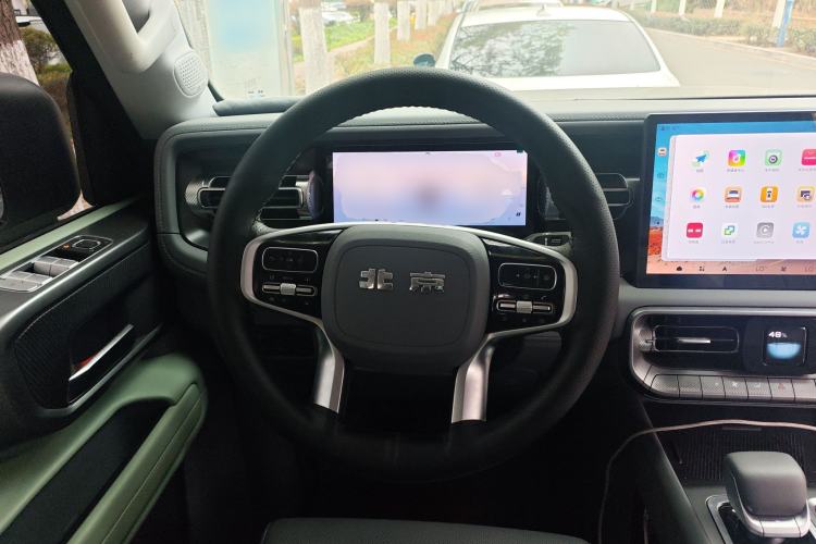 Used BAIC Off-Road BJ40 2026 Model 2.0T Gasoline Standard Edition Steering Wheel