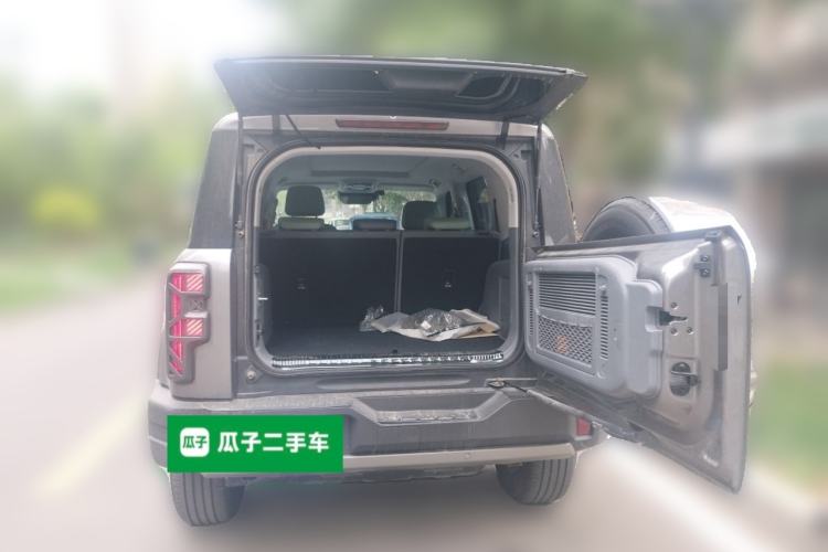 Used BAIC Off-Road BJ40 2026 Model 2.0T Gasoline Standard Edition Trunk