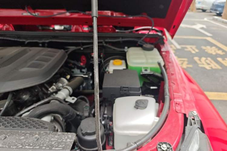 Used BAIC Off-Road BJ40 2026 2.0T Explorer Gasoline Model Engine Bay Left