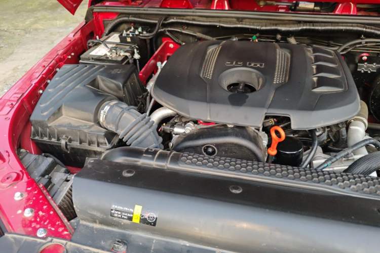 Used BAIC Off-Road BJ40 2026 2.0T Explorer Gasoline Model Engine Bay Right