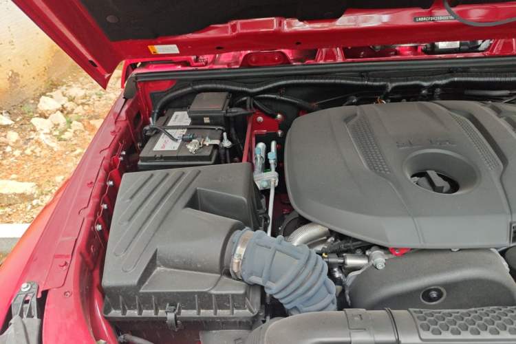 Used BAIC Off-Road BJ40 2026 2.0T Explorer Gasoline Model Engine Bay Right