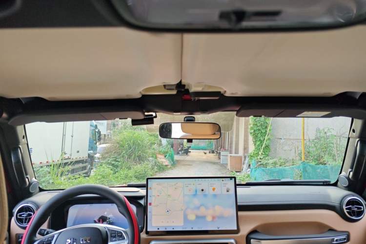 Used BAIC Off-Road BJ40 2026 2.0T Explorer Gasoline Model Headliner