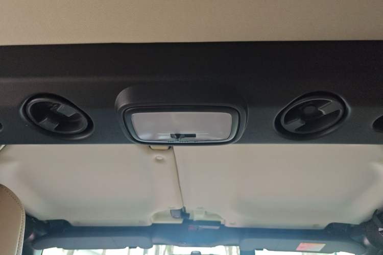 Used BAIC Off-Road BJ40 2026 2.0T Explorer Gasoline Model Headliner