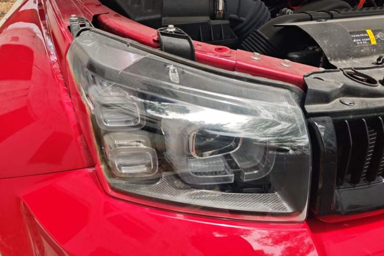 Used BAIC Off-Road BJ40 2026 2.0T Explorer Gasoline Model Right Front Headlight
