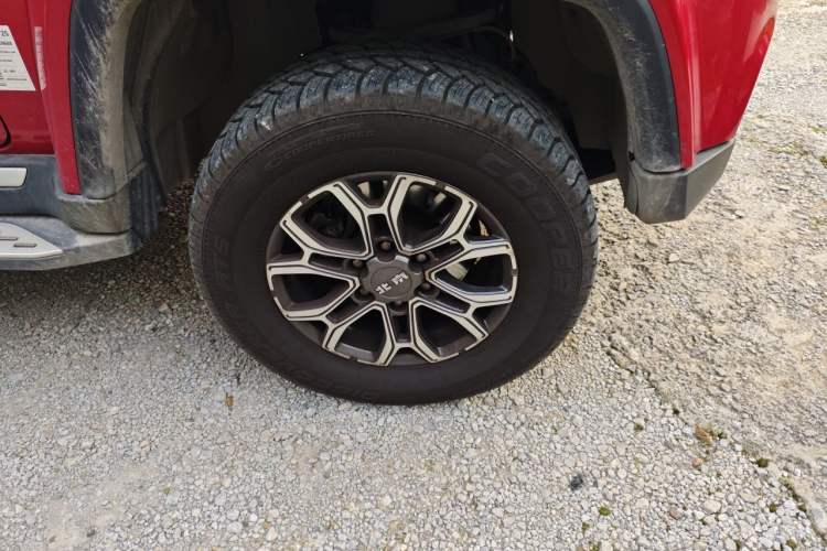 Used BAIC Off-Road BJ40 2026 2.0T Explorer Gasoline Model Right Front Wheel Hub
