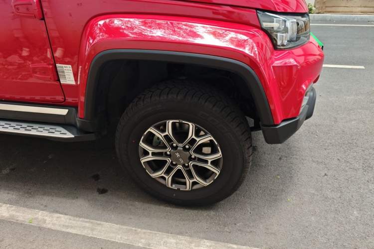 Used BAIC Off-Road BJ40 2026 2.0T Explorer Gasoline Model Right Front Wheel Hub