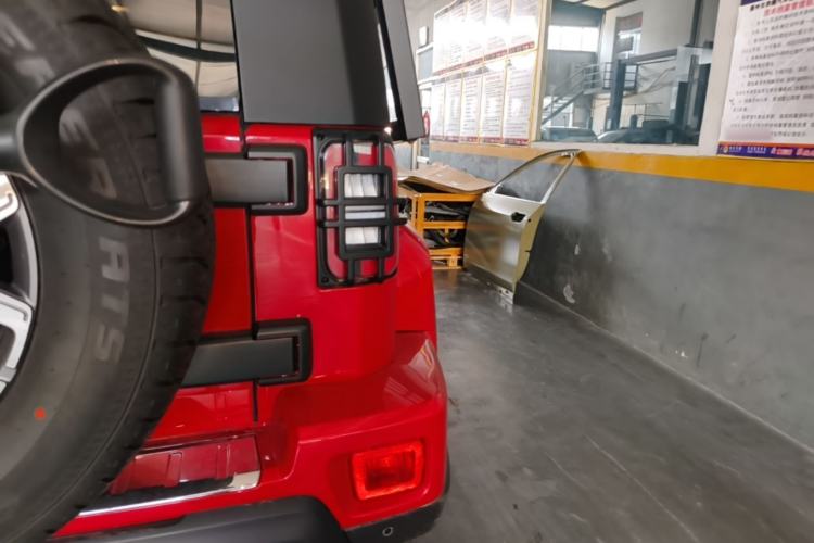 Used BAIC Off-Road BJ40 2026 2.0T Explorer Gasoline Model Right Rear Taillight