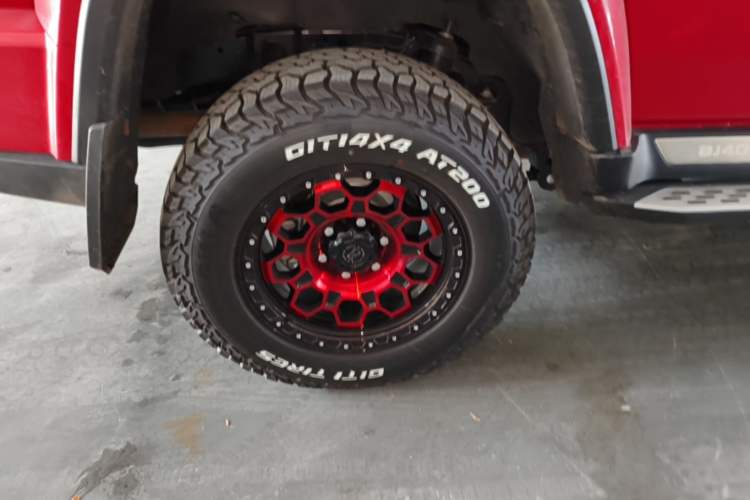 Used BAIC Off-Road BJ40 2026 2.0T Explorer Gasoline Model Right Rear Wheel Hub