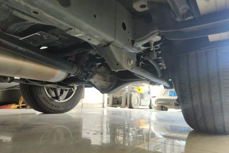 Used BAIC Off-Road BJ40 2026 Model 2.0T Gasoline Standard Edition Chassis Rear Left