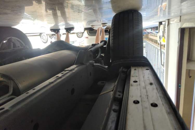 Used BAIC Off-Road BJ40 2026 Model 2.0T Gasoline Standard Edition Chassis Rear Right