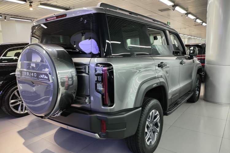 Used BAIC Off-Road BJ40 2026 Model 2.0T Gasoline Standard Edition Exterior 5