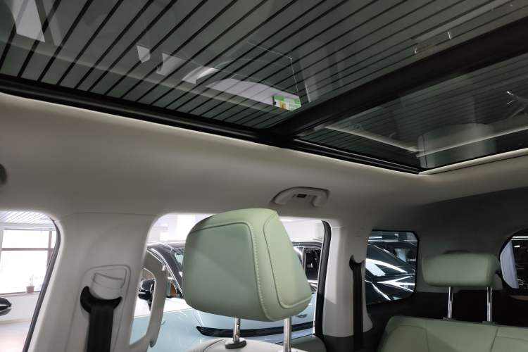 Used BAIC Off-Road BJ40 2026 Model 2.0T Gasoline Standard Edition Headliner