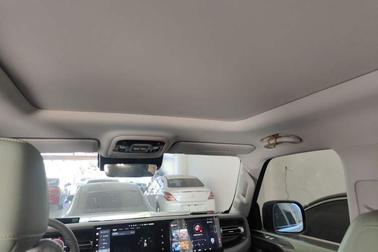 Used BAIC Off-Road BJ40 2026 Model 2.0T Gasoline Standard Edition Headliner