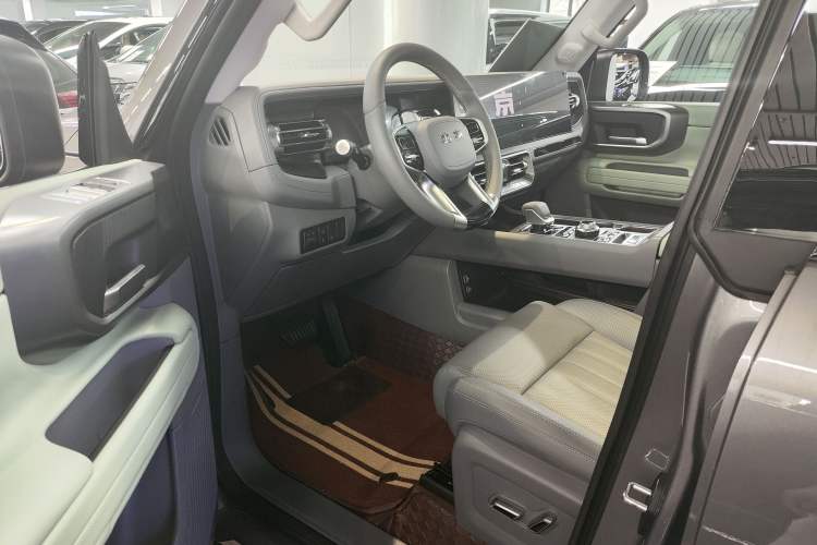 Used BAIC Off-Road BJ40 2026 Model 2.0T Gasoline Standard Edition Interior 1