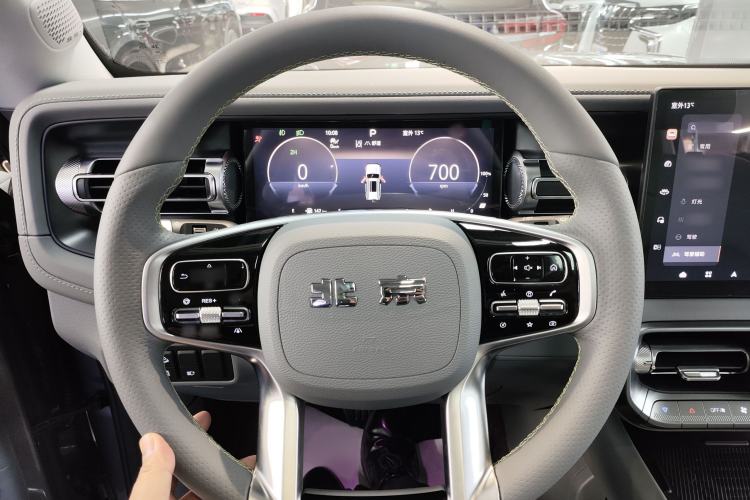 Used BAIC Off-Road BJ40 2026 Model 2.0T Gasoline Standard Edition Interior 3