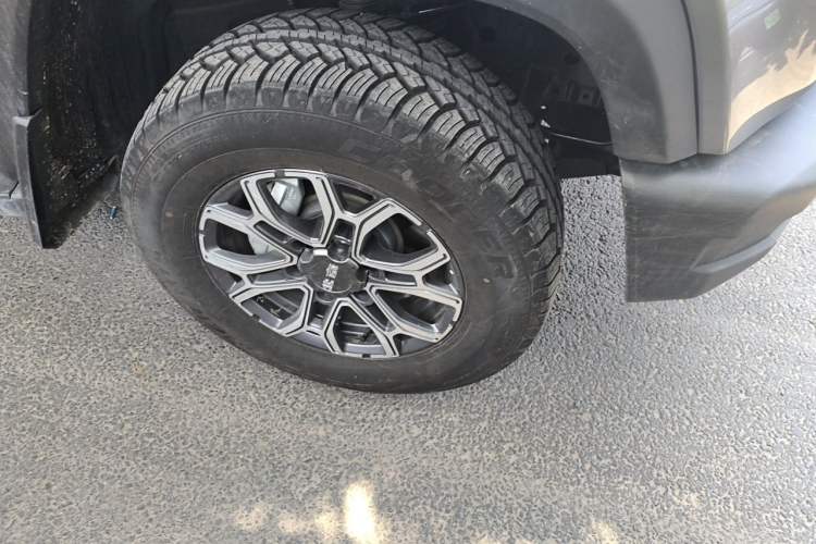Used BAIC Off-Road BJ40 2026 Model 2.0D Diesel Edition Right Front Wheel Hub