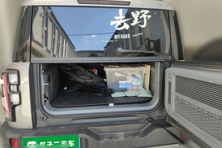 Used BAIC Off-Road BJ40 2026 Model 2.0T Gasoline Standard Edition Trunk