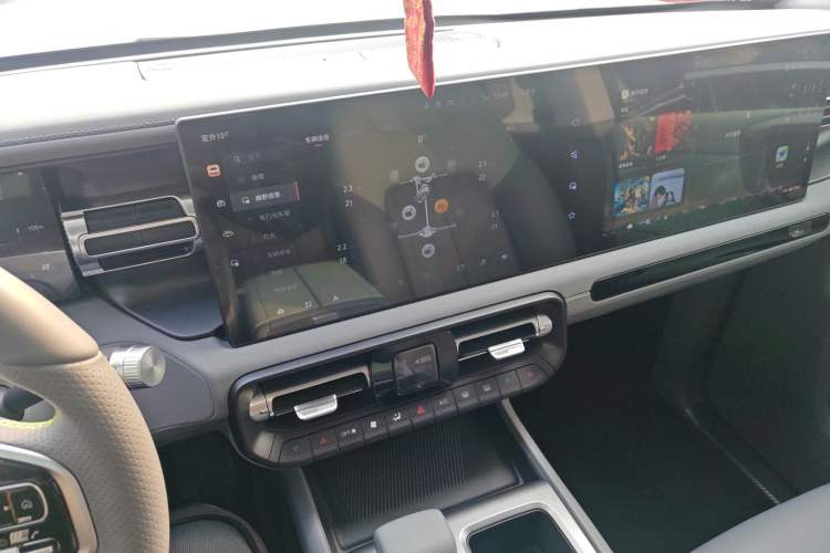 Used BAIC Off-Road BJ40 2026 Model 2.0D Diesel Edition Audio And AC Panel
