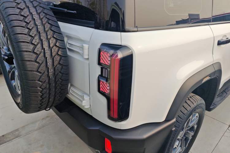 Used BAIC Off-Road BJ40 2026 Model 2.0D Diesel Edition Exterior 6