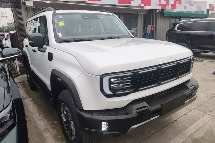 Used BAIC Off-Road BJ40 2026 Model 2.0T Gasoline Standard Edition Front Right 45 Deg